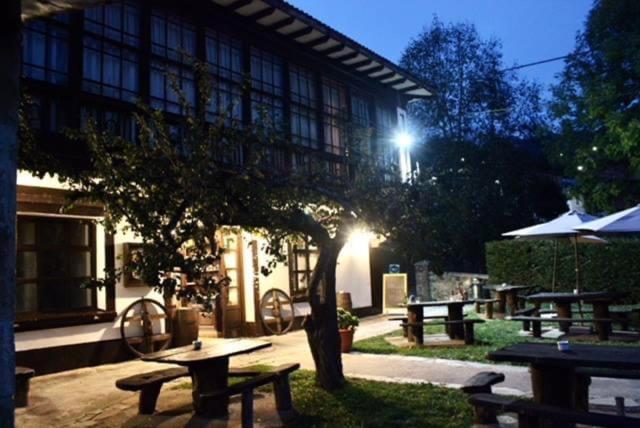 Hotel Restaurante La Carasca Orle Exterior photo